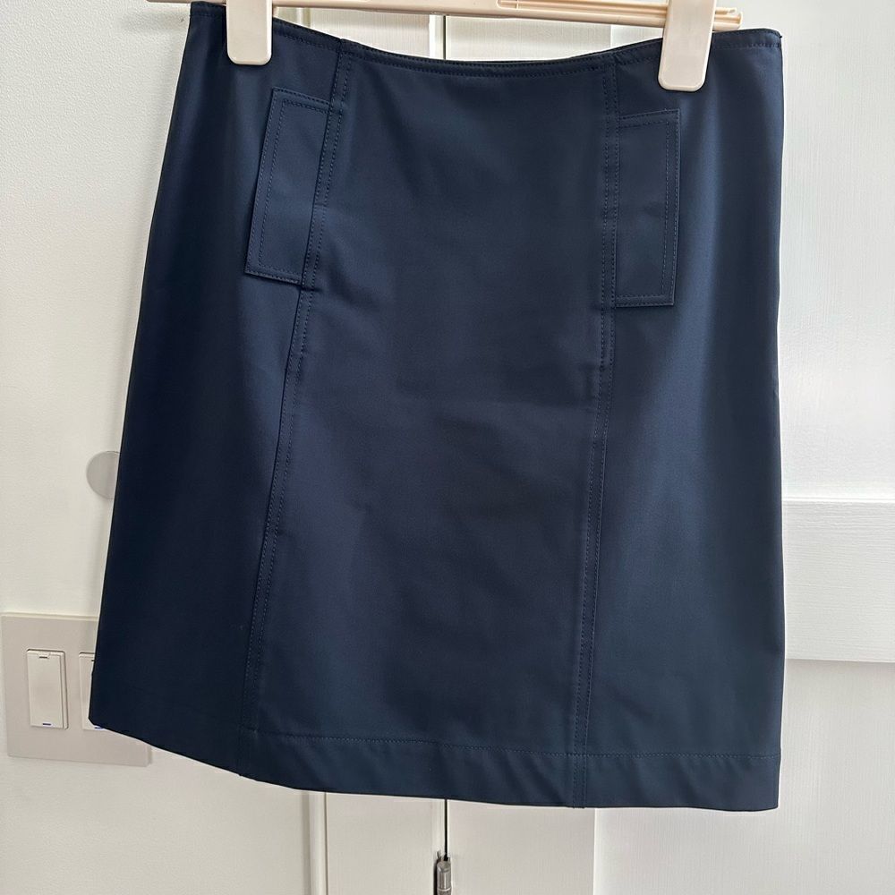 Worth Collection Techno Fabric, Black Suit Skirt- Size 6